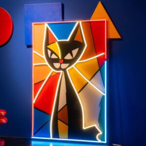 Felino Abstracto – Neón Creativo